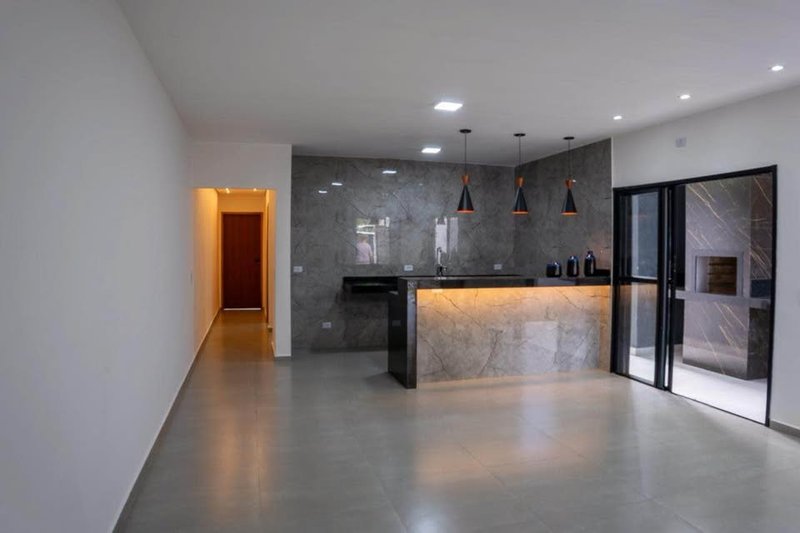 A casa perfeita para sua família está aqui, pronta para transformar seus dias! 🏡✨ - Caraguatatuba - 