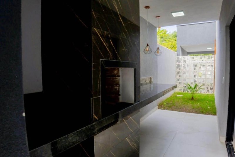 A casa perfeita para sua família está aqui, pronta para transformar seus dias! 🏡✨ - Caraguatatuba - 