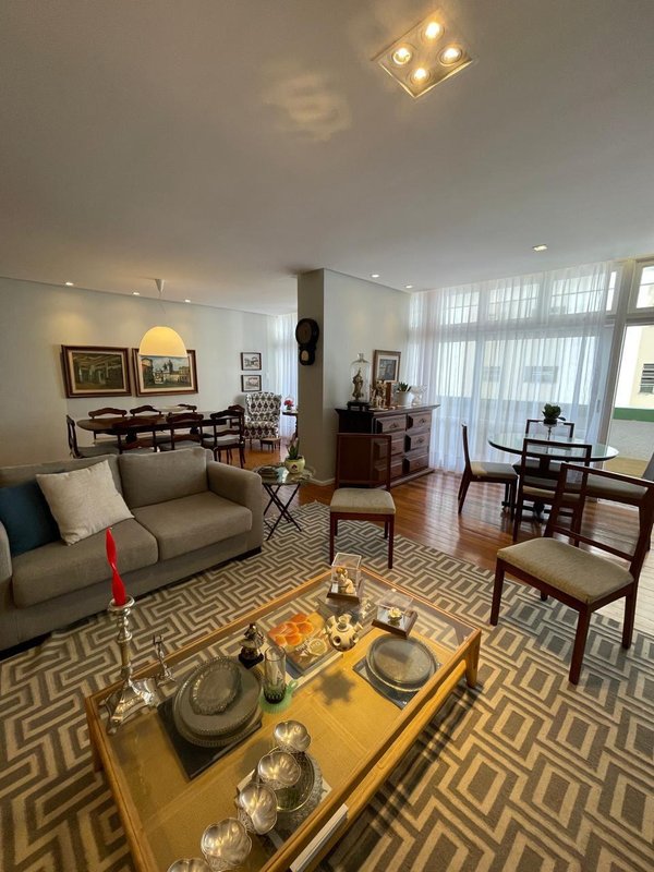 APARTAMENTO AMPLO 4 QUARTOS 2 SUÍTES VARANDA REFORMADO 3 GARAGENS À VENDA NO CAMPO GRANDE! Largo do Campo Grande Salvador - 