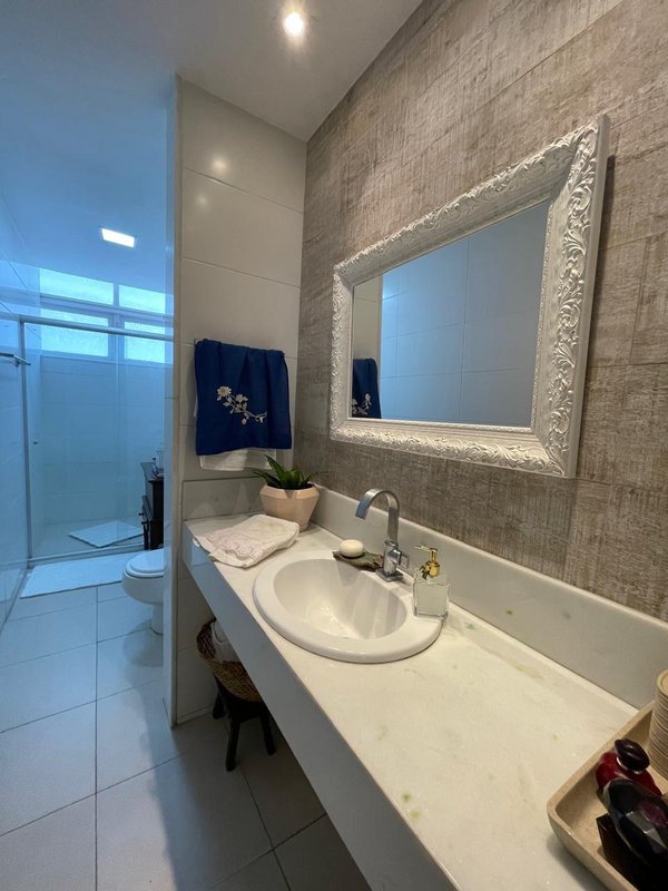 APARTAMENTO AMPLO 4 QUARTOS 2 SUÍTES VARANDA REFORMADO 3 GARAGENS À VENDA NO CAMPO GRANDE! Largo do Campo Grande Salvador - 