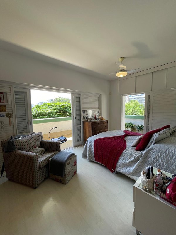 APARTAMENTO AMPLO 4 QUARTOS 2 SUÍTES VARANDA REFORMADO 3 GARAGENS À VENDA NO CAMPO GRANDE! Largo do Campo Grande Salvador - 