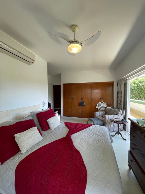 APARTAMENTO AMPLO 4 QUARTOS 2 SUÍTES VARANDA REFORMADO 3 GARAGENS À VENDA NO CAMPO GRANDE! Largo do Campo Grande Salvador - 