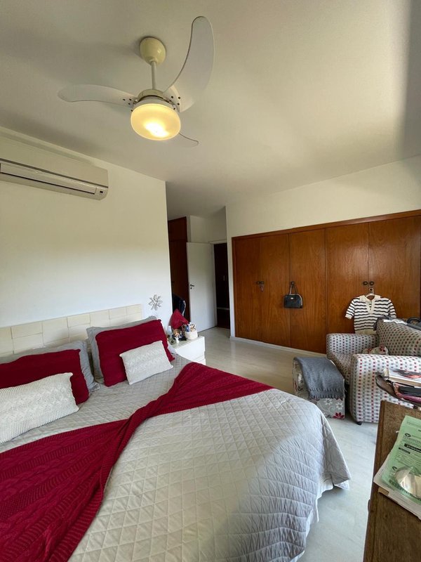 APARTAMENTO AMPLO 4 QUARTOS 2 SUÍTES VARANDA REFORMADO 3 GARAGENS À VENDA NO CAMPO GRANDE! Largo do Campo Grande Salvador - 