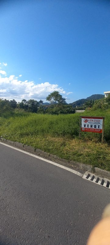Terreno excepcional no Centro de Pomerode – com 51,75 m frente, área estratégica - Pomerode - 