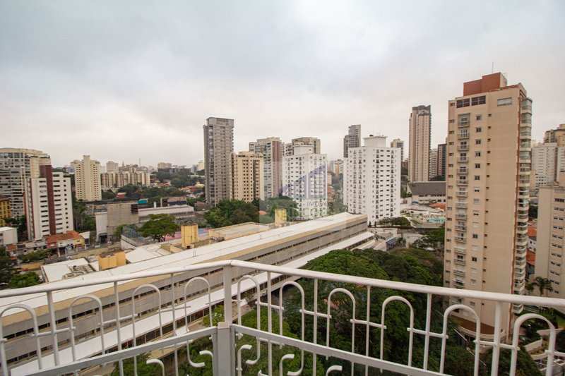 COBERTURA DUPLEX À VENDA EM VILA MARIANA COM 2 DORMITÓRIOS E 2 VAGAS DE GARAGEM Rua Professora Carolina Ribeiro São Paulo - 