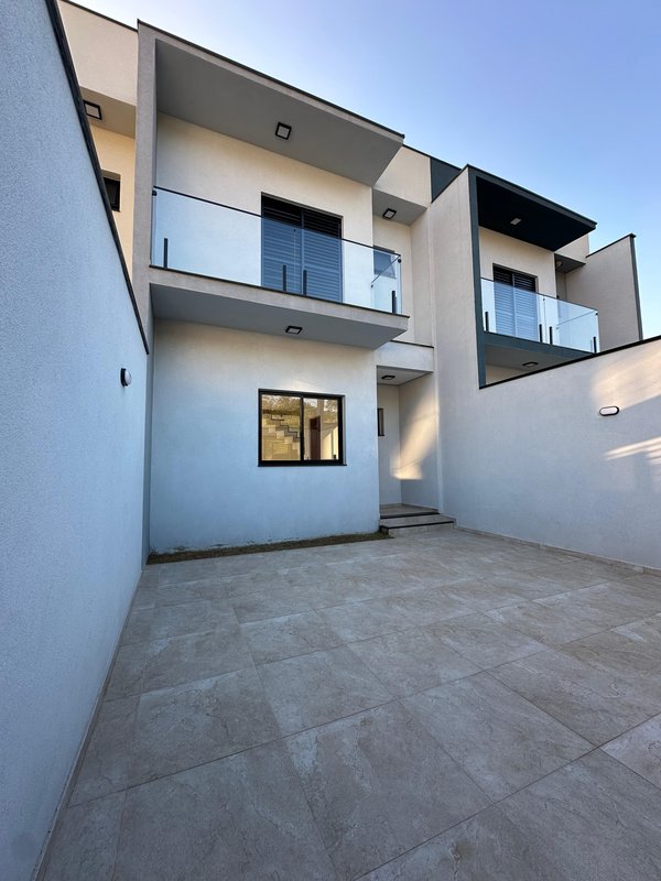 BELISSIMA CASA NO JARDIM EUROPA - Caieiras - 