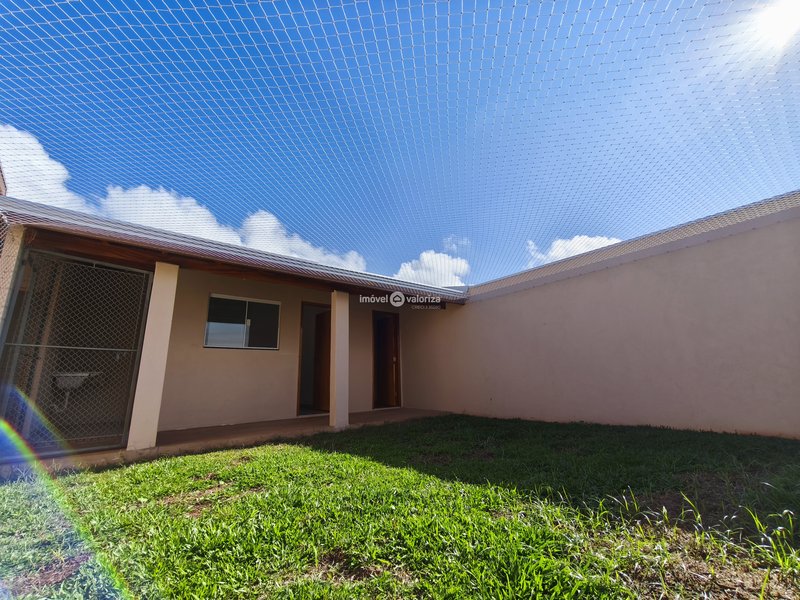 Casa com 3 dormitórios e quintal grande no Jardim Presidencial - Avaré - 