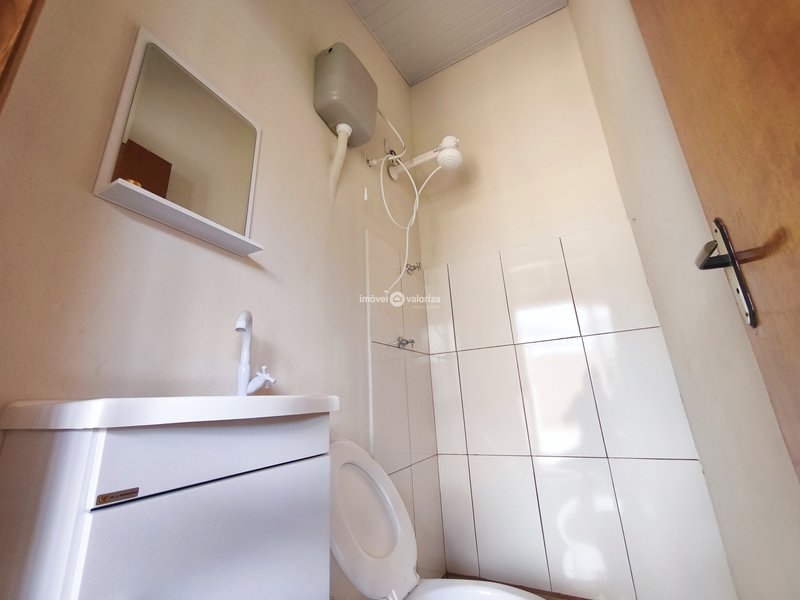 Casa com 3 dormitórios e quintal grande no Jardim Presidencial - Avaré - 