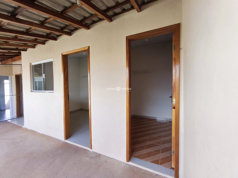 Casa com 3 dormitórios e quintal grande no Jardim Presidencial - Avaré - 