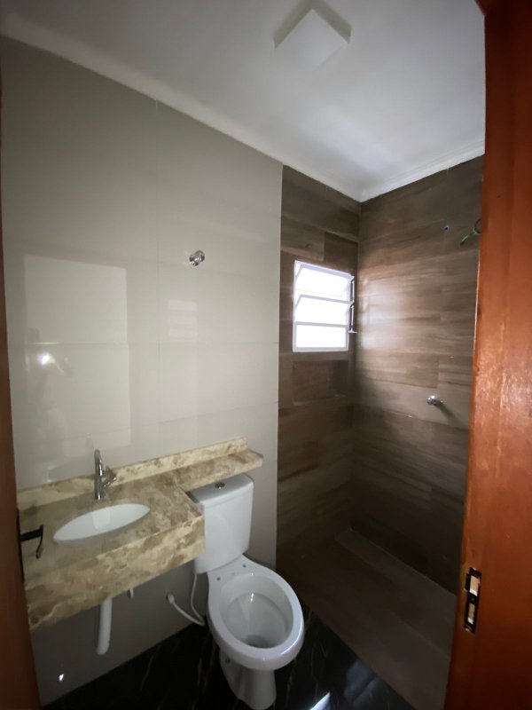 Linda casa no Recanto Feliz - Francisco Morato - 