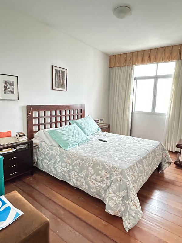 APARTAMENTO VISTA MAR 4 QUARTOS 2 SUÍTES LAVABO 4 GARAGENS À VENDA NO CORREDOR DA VITÓRIA! Corredor da Vitória Salvador - 