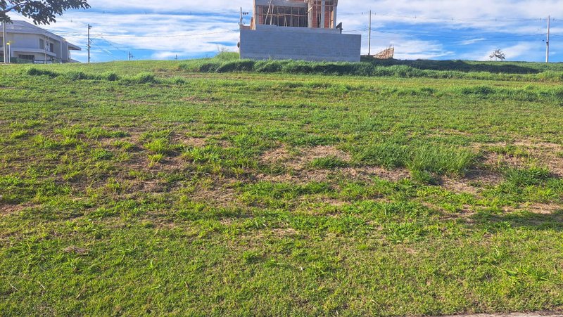 Terreno de 330 m² no Condomínio Terras Alpha Rua Maria Rita de Barros Balduíno São José dos Campos - 