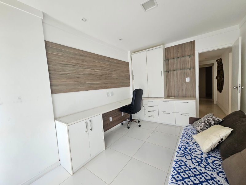 APARTAMENTO NASCENTE TOTAL 3 QUARTOS 2 SUÍTES VARANDA LAVABO 2 GARAGENS À VENDA NA GRAÇA! Avenida Princesa Leopoldina Salvador - 