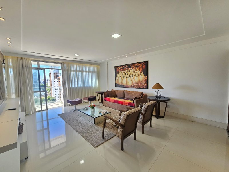 APARTAMENTO NASCENTE TOTAL 3 QUARTOS 2 SUÍTES VARANDA LAVABO 2 GARAGENS À VENDA NA GRAÇA! Avenida Princesa Leopoldina Salvador - 
