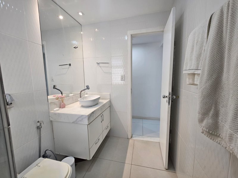 APARTAMENTO NASCENTE TOTAL 3 QUARTOS 2 SUÍTES VARANDA LAVABO 2 GARAGENS À VENDA NA GRAÇA! Avenida Princesa Leopoldina Salvador - 