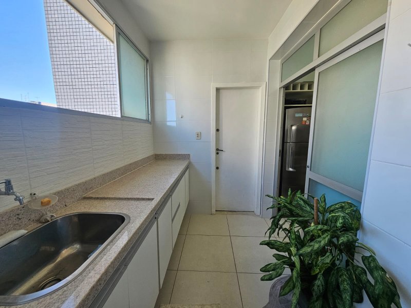 APARTAMENTO NASCENTE TOTAL 3 QUARTOS 2 SUÍTES VARANDA LAVABO 2 GARAGENS À VENDA NA GRAÇA! Avenida Princesa Leopoldina Salvador - 