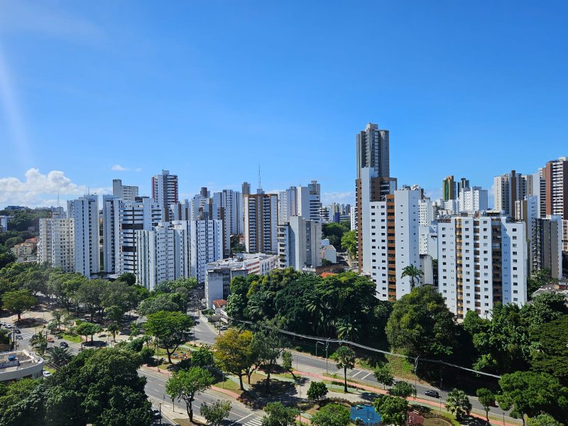 APARTAMENTO NASCENTE TOTAL 3 QUARTOS 2 SUÍTES VARANDA LAVABO 2 GARAGENS À VENDA NA GRAÇA! Avenida Princesa Leopoldina Salvador - 