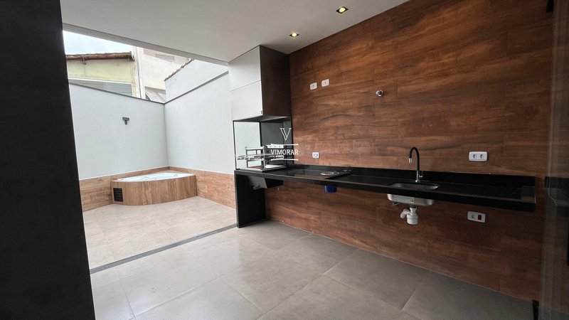 Sobrado 3 suítes + 2 vagas de garagem - São Paulo - 