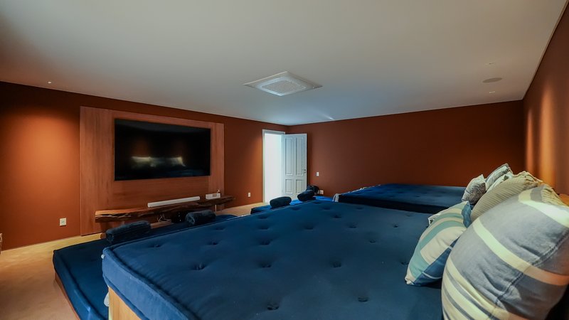VILLA ALMARIAS — EXCLUSIVIDADE, REQUINTE E NATUREZA EM PERFEITA HARMONIA Estrada Municipal Natal Lorencini Jarinu - 