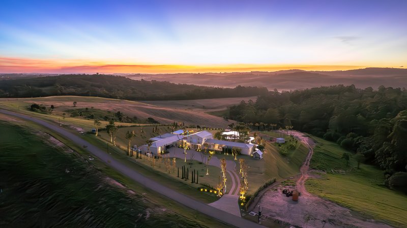 VILLA ALMARIAS — EXCLUSIVIDADE, REQUINTE E NATUREZA EM PERFEITA HARMONIA Estrada Municipal Natal Lorencini Jarinu - 