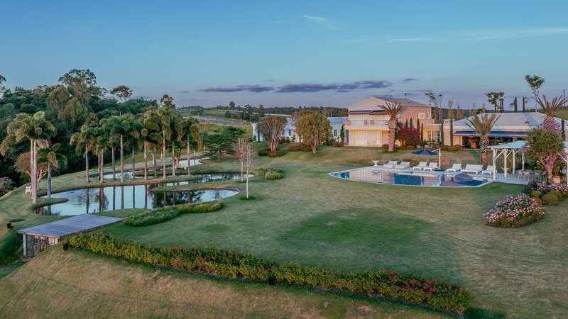 VILLA ALMARIAS — EXCLUSIVIDADE, REQUINTE E NATUREZA EM PERFEITA HARMONIA Estrada Municipal Natal Lorencini Jarinu - 