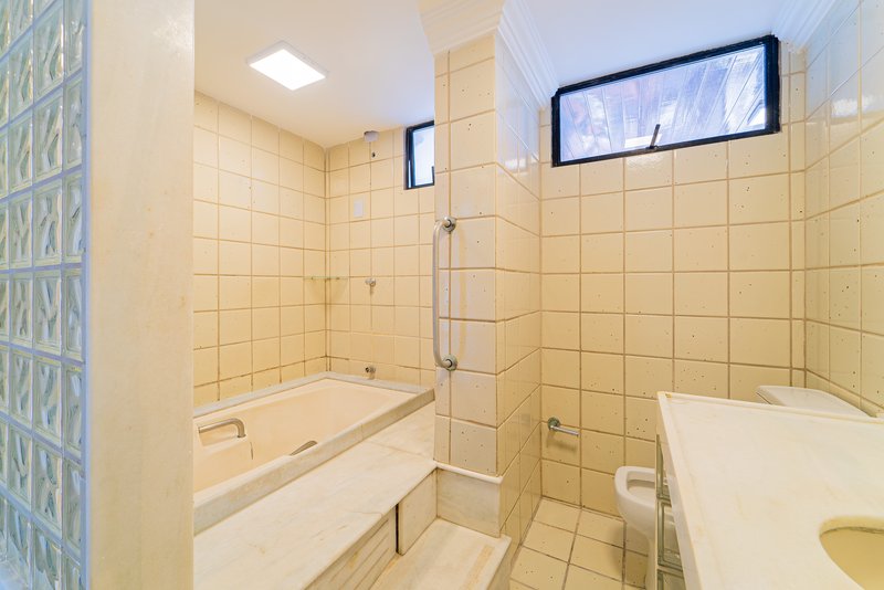 Cobertura duplex em João Pessoa 404m² 4 suítes 3 vagas Rua Eutiquiano Barreto João Pessoa - 