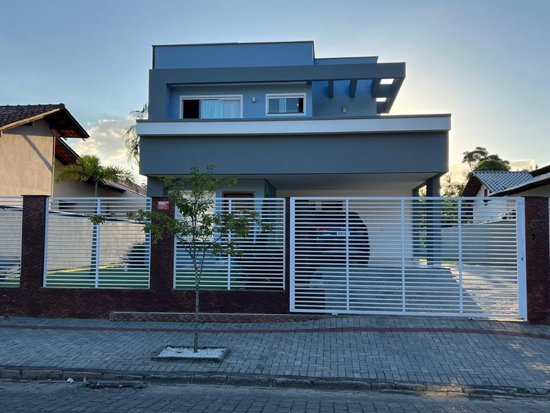 Linda Casa Mobiliada - Timbó - 