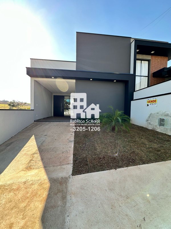 🏡 Casa Maravilhosa com 3 quartos e piscina à venda no Condomínio Ypês 2!  Tatuí - 