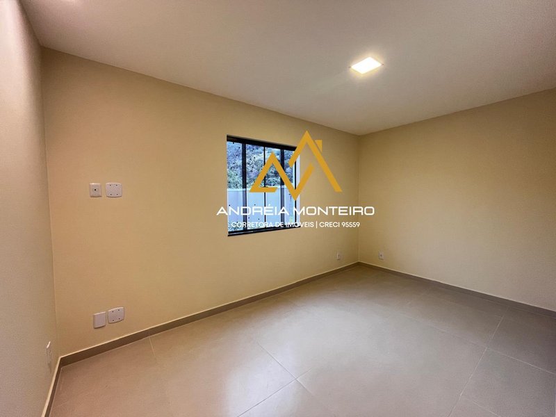 Casa com 3 Quartos, sendo 1 suíte, Área Gourmet à venda, 116 m² por R$ 595.000 Rua João da Cunha abreu Maricá - 