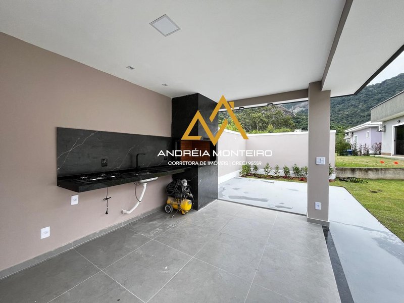 Casa com 3 Quartos, sendo 1 suíte, Área Gourmet à venda, 116 m² por R$ 595.000 Rua João da Cunha abreu Maricá - 