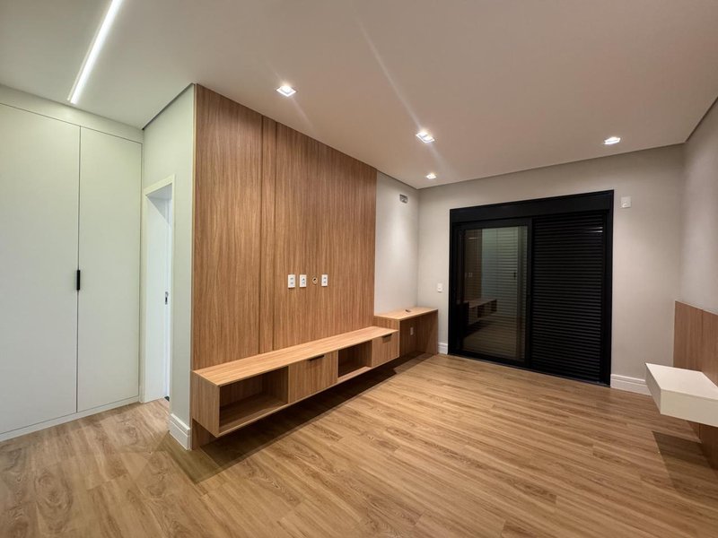 Casa Contemporânea à Venda no Swiss Park com 4 Suítes, Piscina e Acabamento Premium Rodovia Anhangüera Campinas - 