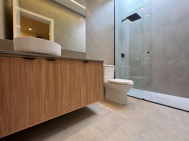 Casa Contemporânea à Venda no Swiss Park com 4 Suítes, Piscina e Acabamento Premium Rodovia Anhangüera Campinas - 