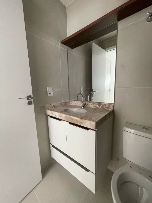 Alugue Já Apartamento com 01 quarto e varanda e condomínio completo com cinema, sauna etc - Sobral - 