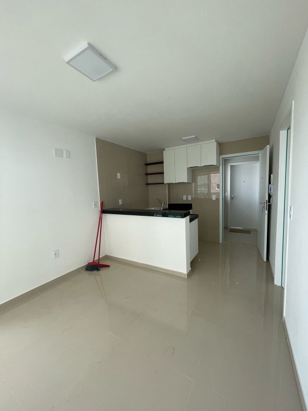 Alugue Já Apartamento com 01 quarto e varanda e condomínio completo com cinema, sauna etc - Sobral - 