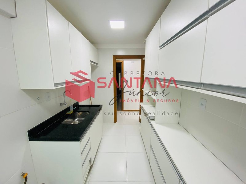 Apartamento Nascente com 3/4, sendo 2 Suítes no Jardim Aeroporto Rua Itamarajú Lauro de Freitas - 