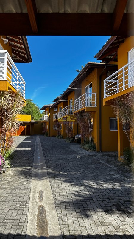 Casa dentro de condomínio central para locação anual Rua Hilarião Crisólogo de Mattos São Sebastião - 