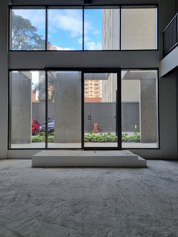 ALUGA-SE 390M2 – TÉRREO Edifício NOVO – ACESSO A RUA – VAGAS – CONSUMIDORES AOS MILHARES Rua do Estilo Barroco São Paulo - 