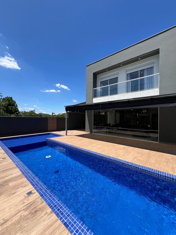 Casa à venda no condomínio Reserva Santa Anna Estrada de Santo André Santana de Parnaíba - 