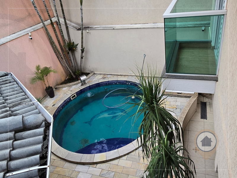 SOBRADO À VENDA COM 435 M² | 4 QUARTOS | 4 SUÍTES | 7 BANHEIROS | 3 VAGAS | JD MAIA/GRU! Rua Soldado Elias Vitorino de Souza Guarulhos - 