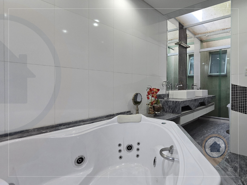 SOBRADO À VENDA COM 435 M² | 4 QUARTOS | 4 SUÍTES | 7 BANHEIROS | 3 VAGAS | JD MAIA/GRU! Rua Soldado Elias Vitorino de Souza Guarulhos - 