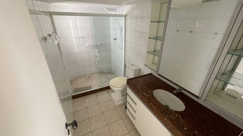 4 quartos (3 suítes, 01 canadense). 160m². Varanda. Dependência completa Rua Silva Lobato Recife - 