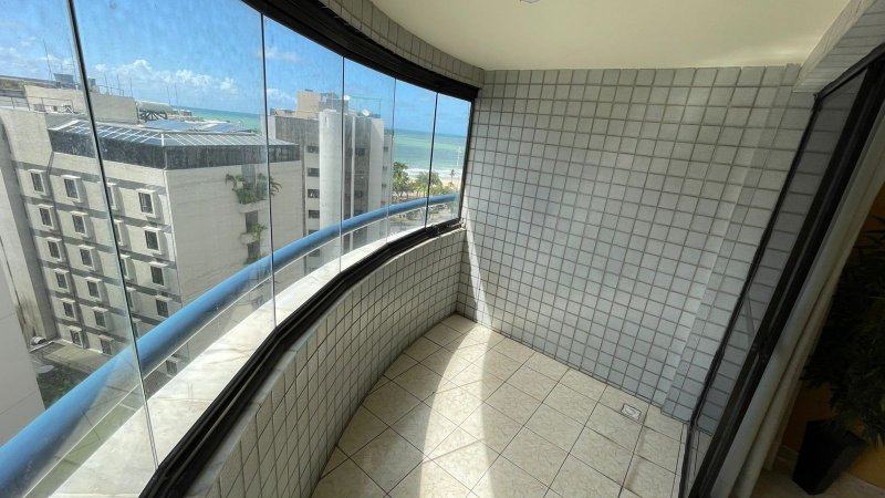4 quartos (3 suítes, 01 canadense). 160m². Varanda. Dependência completa Rua Silva Lobato Recife - 