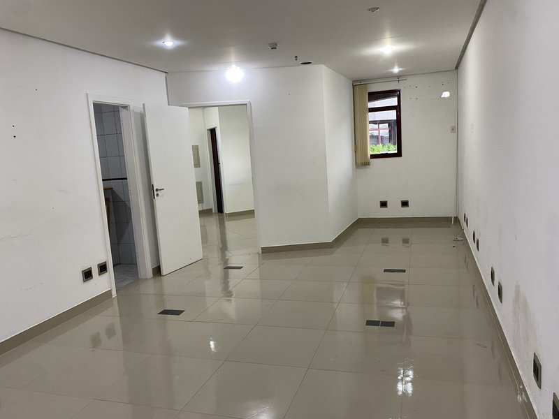 Excelente sala comercial para locação - Vila Nova - Santos - SP Rua Bittencourt Santos - 