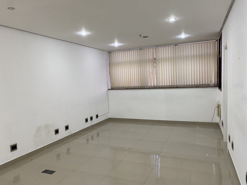 Excelente sala comercial para locação - Vila Nova - Santos - SP Rua Bittencourt Santos - 