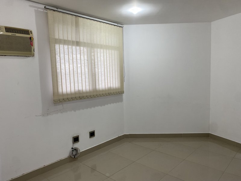 Excelente sala comercial para locação - Vila Nova - Santos - SP Rua Bittencourt Santos - 