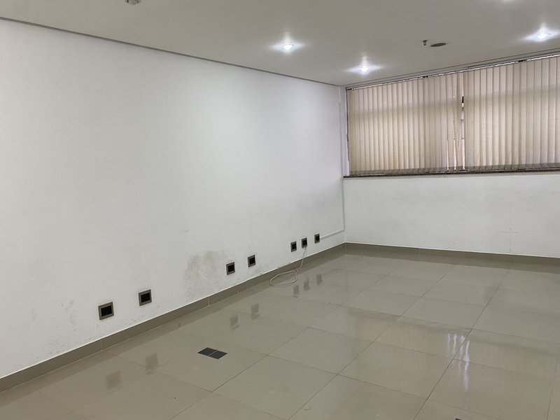 Excelente sala comercial para locação - Vila Nova - Santos - SP Rua Bittencourt Santos - 