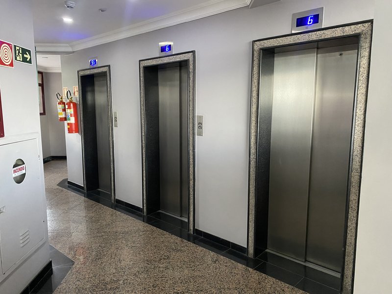 Excelente sala comercial para locação - Vila Nova - Santos - SP Rua Bittencourt Santos - 