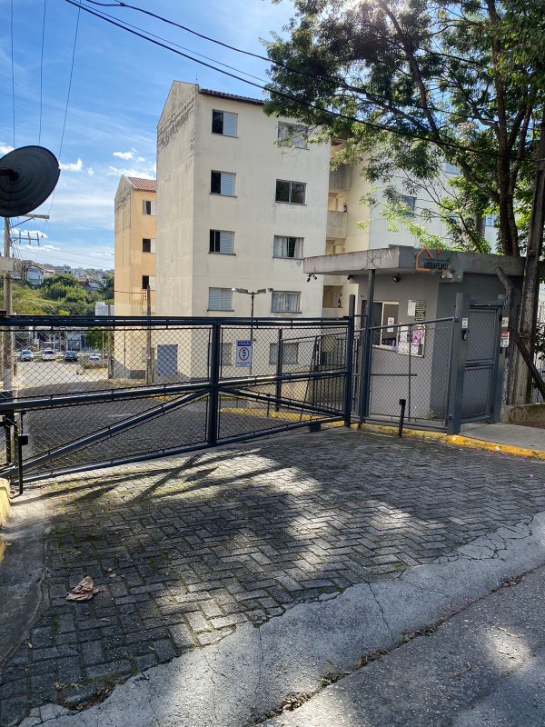 Apartamento 2 Dormitórios Cond. Uirapuru - Mogi das Cruzes - 