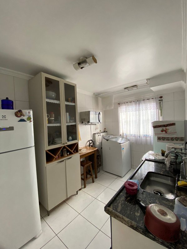 Apartamento 2 Dormitórios Cond. Uirapuru - Mogi das Cruzes - 