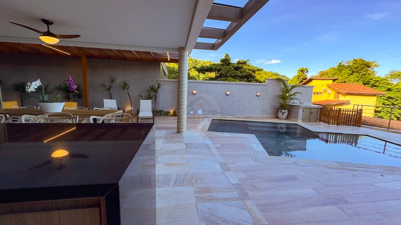 Casa em Condomínio na Praia de Juquehy - VENDA e LOCAÇÃO ANUAL - São Sebastião - 